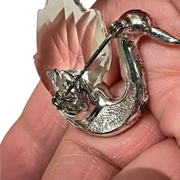 Vintage crystal and rhinestone Swan brooch with blue sapphire look accents - Picture 6 of 8